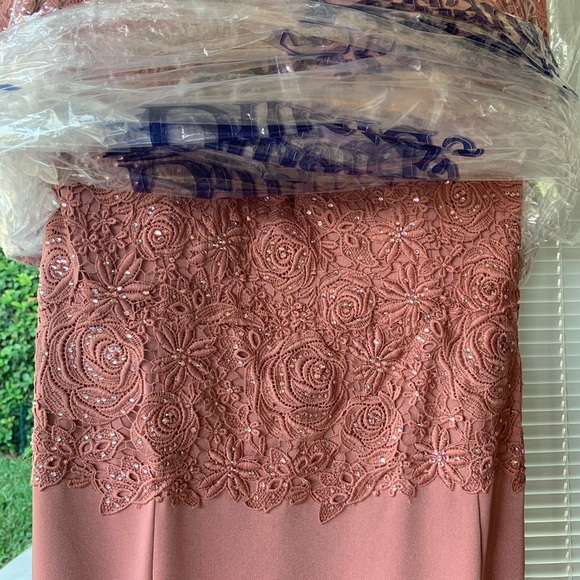 MGNY Mother of the Bride  gown - Picture 8 of 8